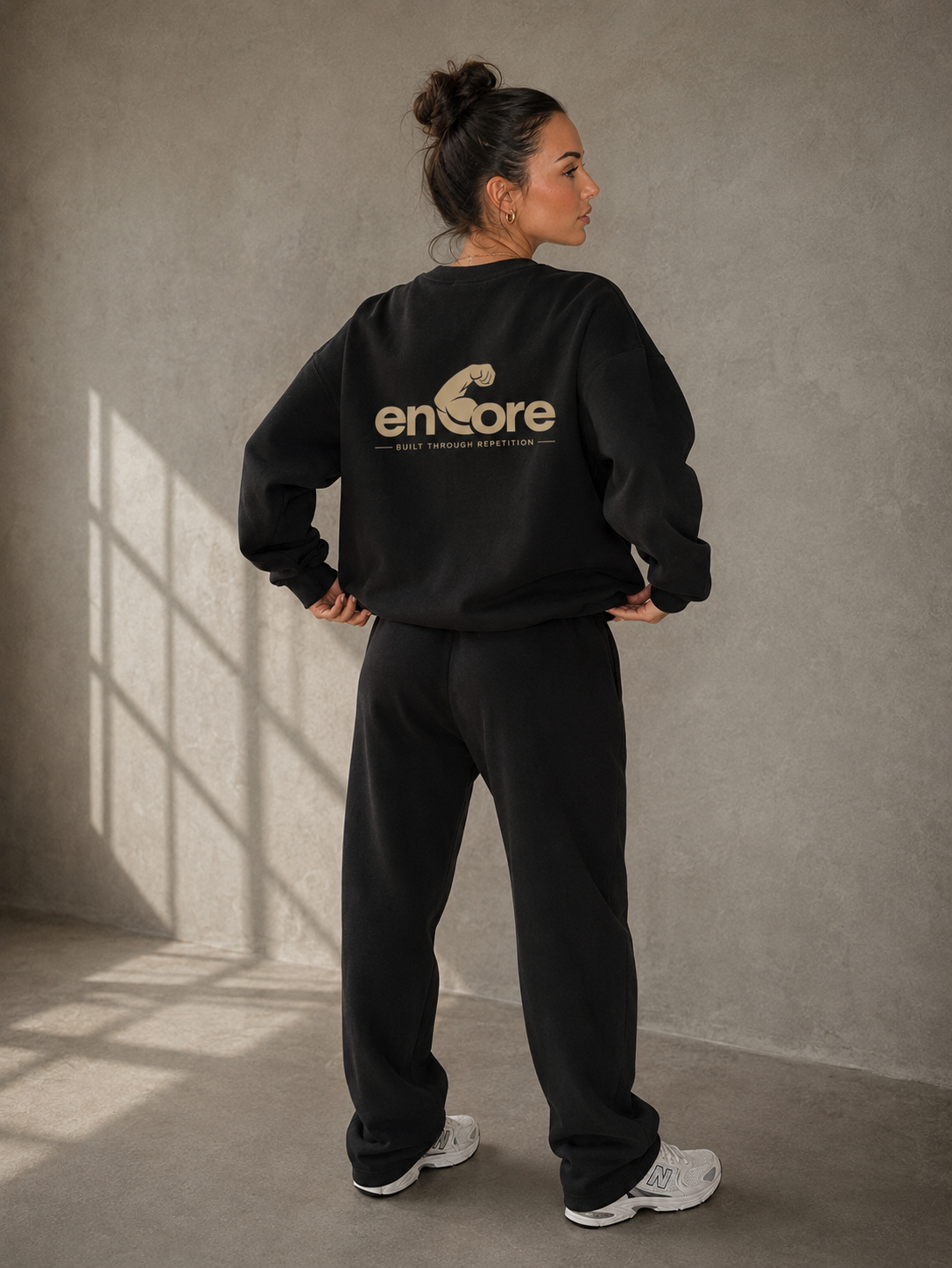 enCore,heavyweightcrewneck,heavyweightsweatshirt,oversizedsweatshirt,premiumsweatshirt,luxurystreetwear,minimalstreetwear,essentialsstyle,activewear,athleisure,fitnessapparel,gymsweatshirt,unisexsweatshirt,400gsm,heavyweightfleece,winteressentials,gymlifestyle