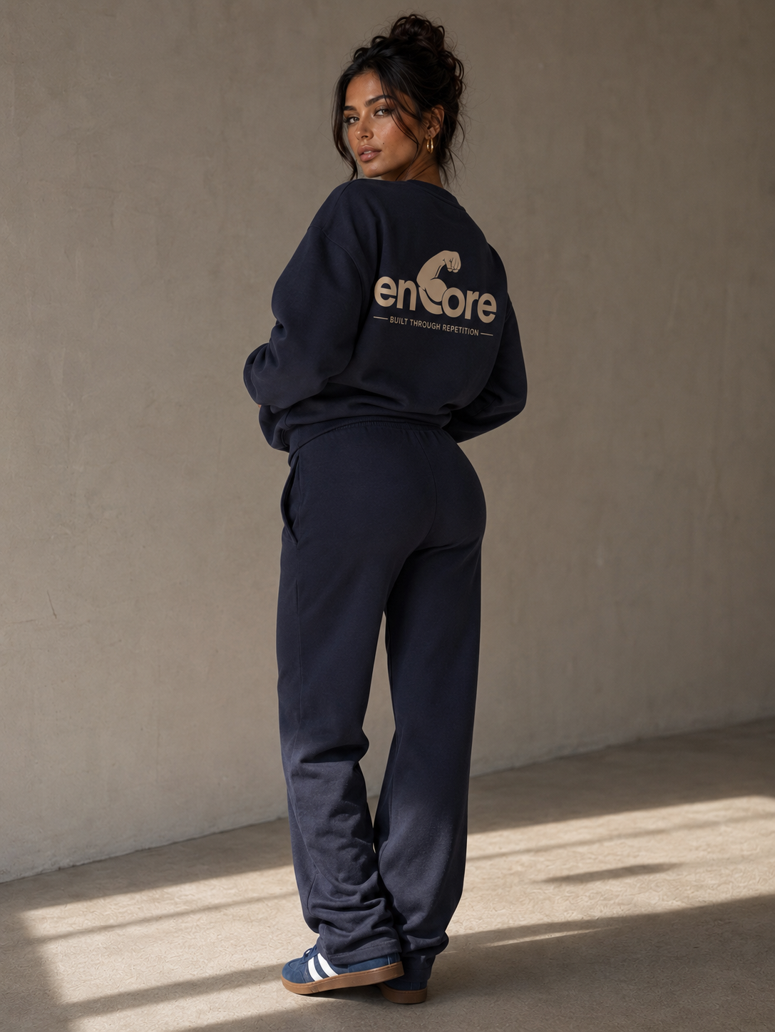 enCore,heavyweightcrewneck,heavyweightsweatshirt,oversizedsweatshirt,premiumsweatshirt,luxurystreetwear,minimalstreetwear,essentialsstyle,activewear,athleisure,fitnessapparel,gymsweatshirt,unisexsweatshirt,400gsm,heavyweightfleece,winteressentials,gymlifestyle